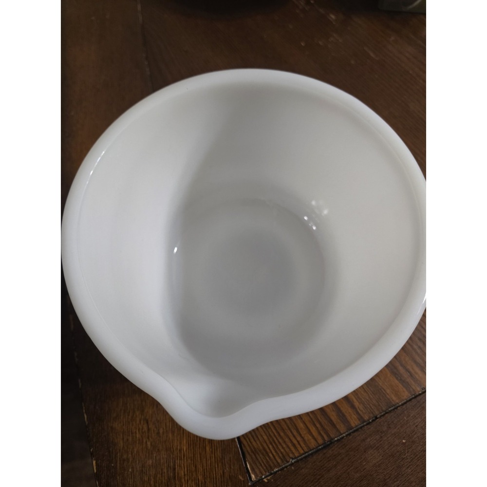 VINTAGE Glasbake Made For Sunbeam Small Mixer Bowl With Spout White - Picture 2 of 3